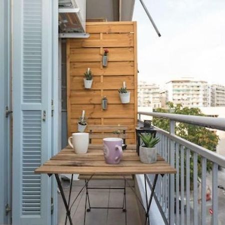 Modern White Tower Apartment Салоніки Екстер'єр фото