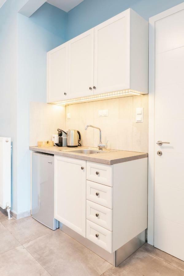 Modern White Tower Apartment Салоніки Екстер'єр фото